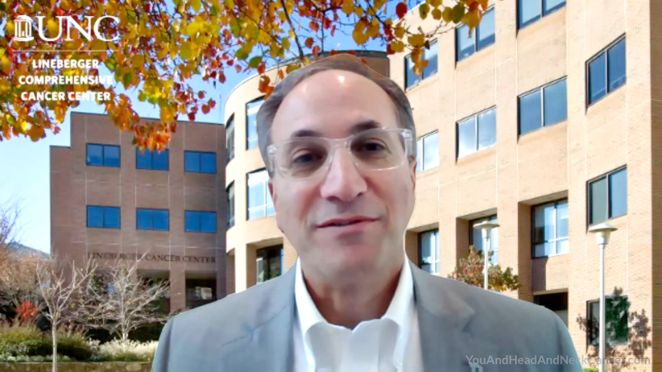 What are the signs and symptoms of Squamous Cell Head and Neck Cancers?